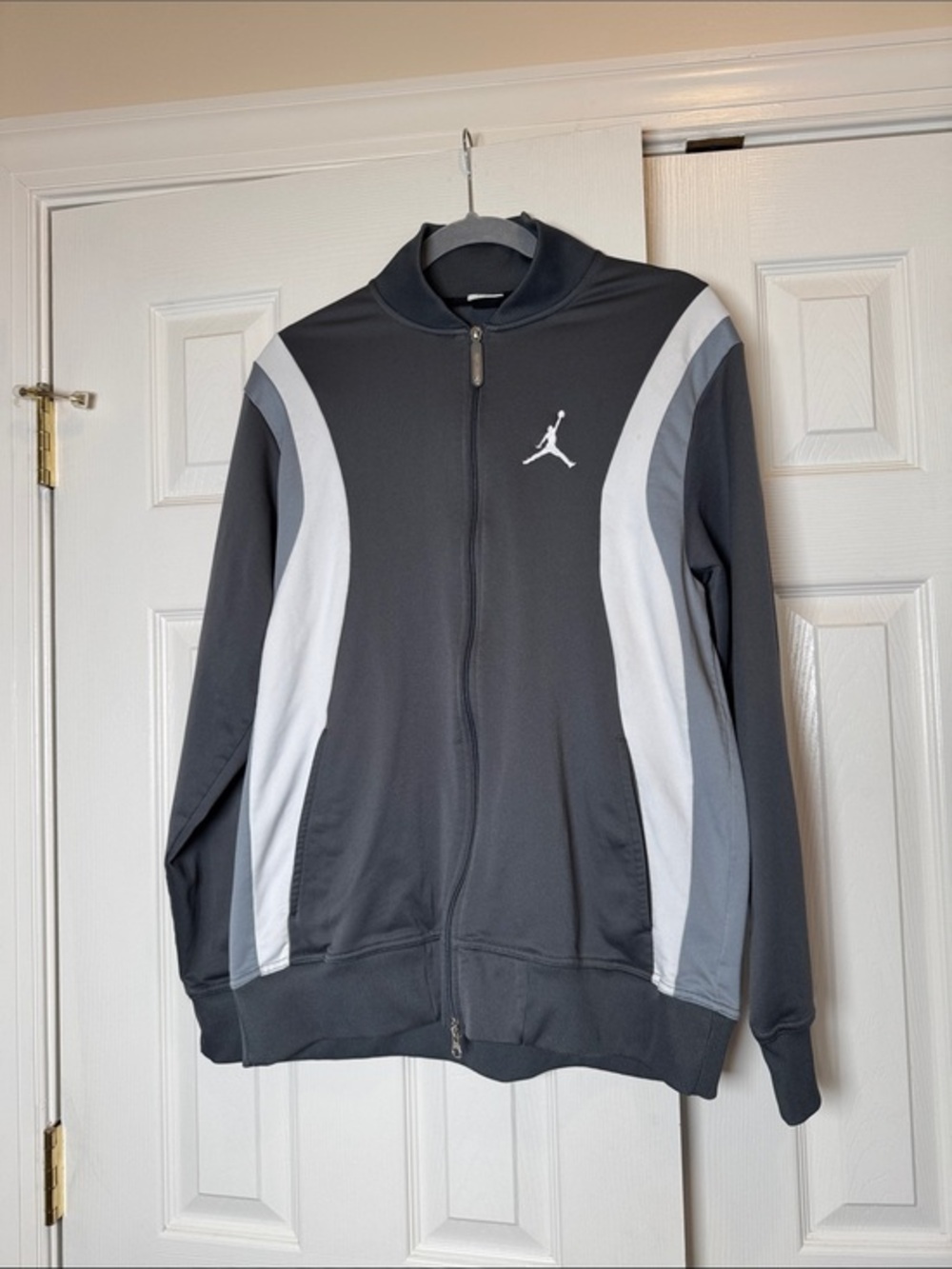 Nike Air Jordan Dri-FIT full-zip jacket size large